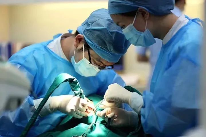 泰康拜博种植医与术，高难技术满足患者所需——口腔种植专题
