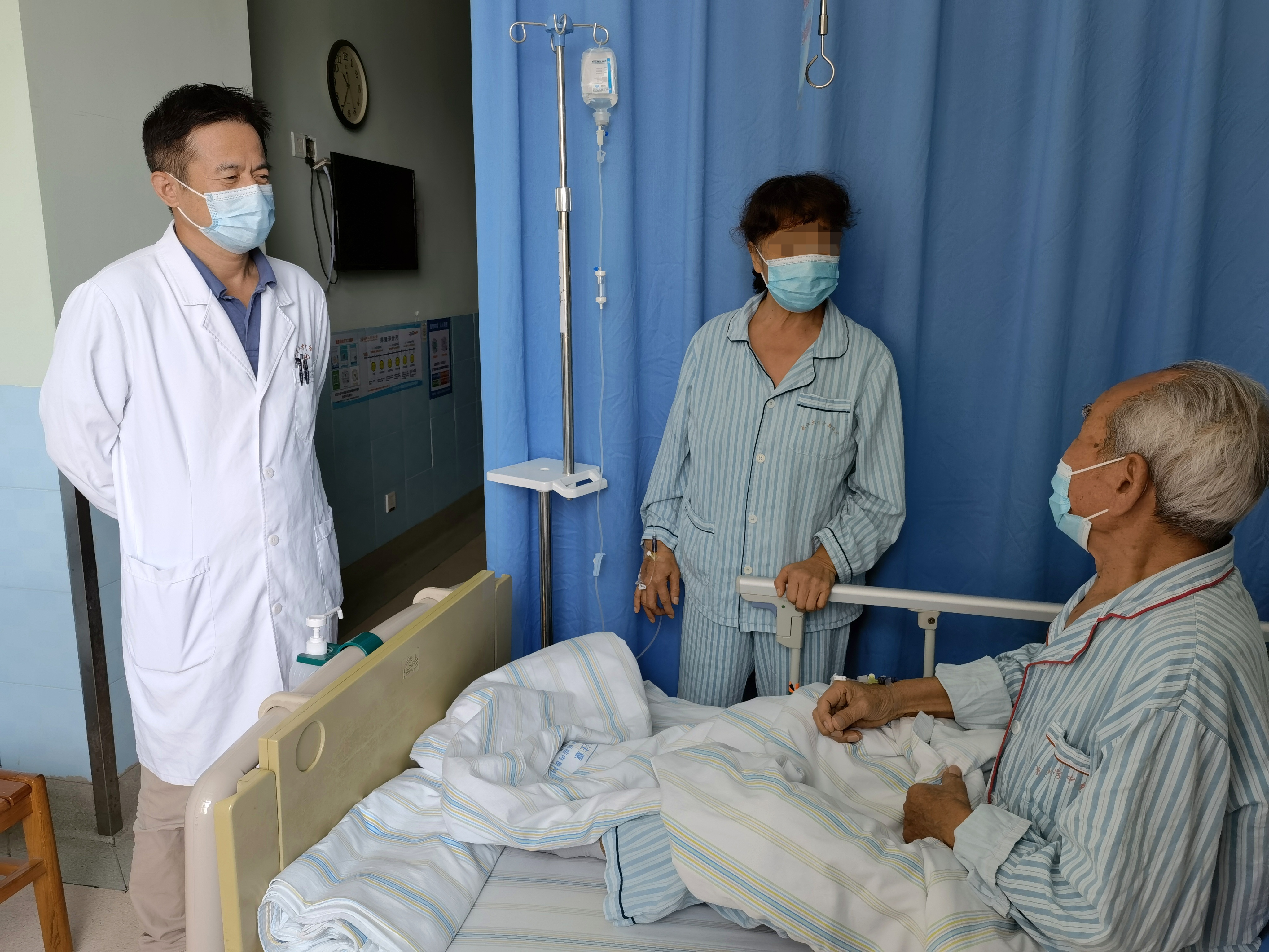 九旬老人查出肺癌不敢手术，医患合力劝说助他解开心结