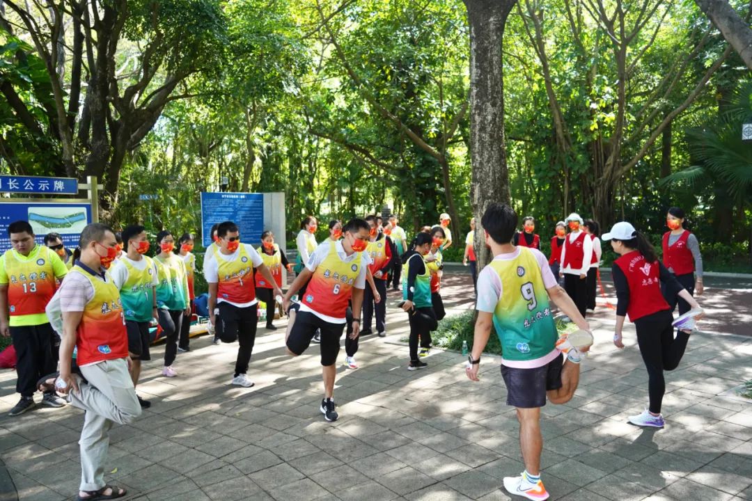 广西壮族自治区人民医院「光之使者」志愿服务队举行助盲光明健康跑活动