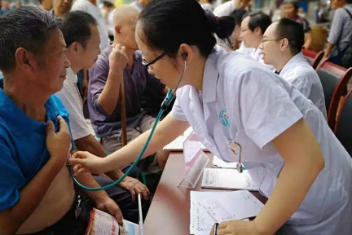 合江县人民医院内分泌科主任刘利兰：用爱行医，用心看病
