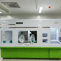 智能细胞制备系统 细胞操作站