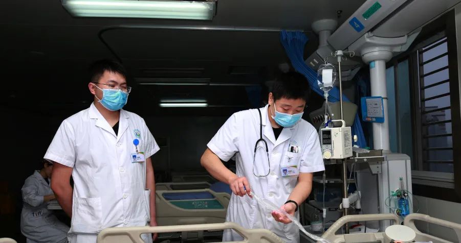 合江县人民医院重症医学科主任郑建伟：与死神赛跑 做有温度的医生
