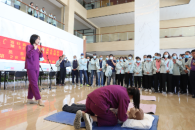 共庆记者节 健康送上门  广西壮族自治区南溪山医院送健康活动走进桂林日报社