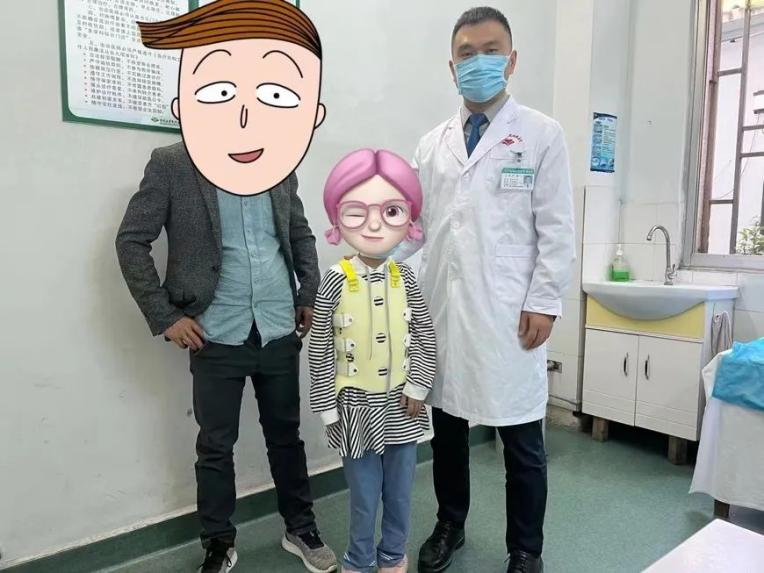 金钗女孩腰如弯弓，桂医附院脊柱外科迎难而上成功手术助其重获「挺拔人生」
