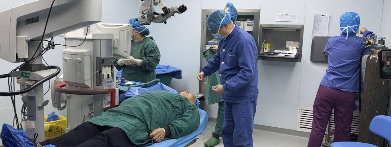 武汉普瑞眼科医院助 90 岁太爷重获光明