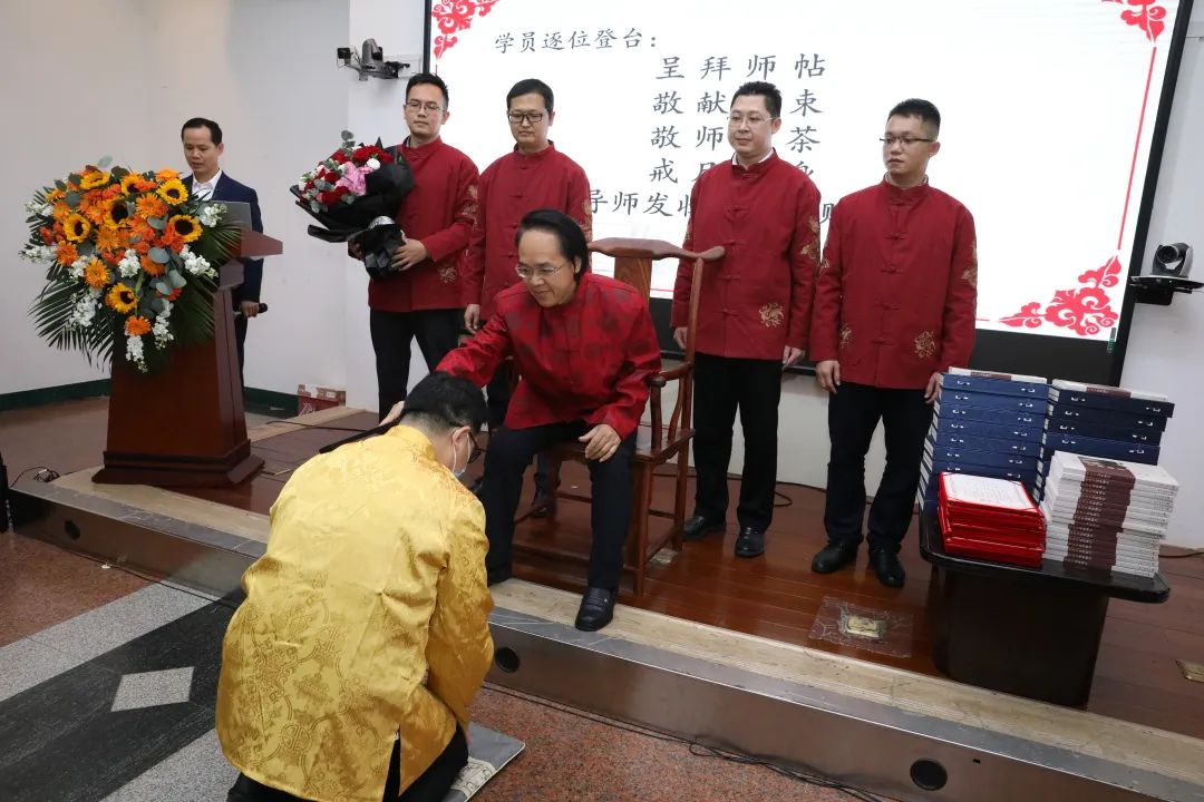 广西中医药大学一附院男科宾彬名中医工作室团队师承拜师仪式圆满礼成!