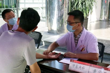 苍南县中医院黄学仄：做传承中医薪火的实践者