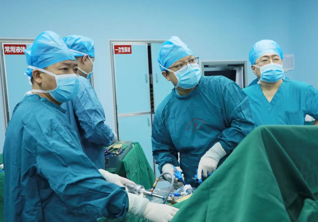北京大学第三医院延安分院（延安市中医医院）普外科成功为 270 斤超重患者实施延安市首例减重代谢手术