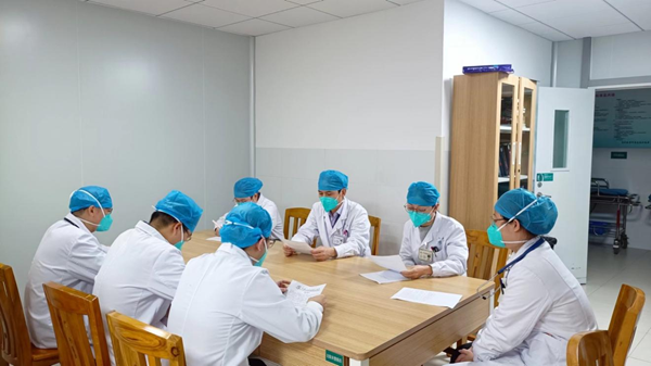 湘雅二医院急危重症隔离筛查病房成功抢救肾破裂出血患者
