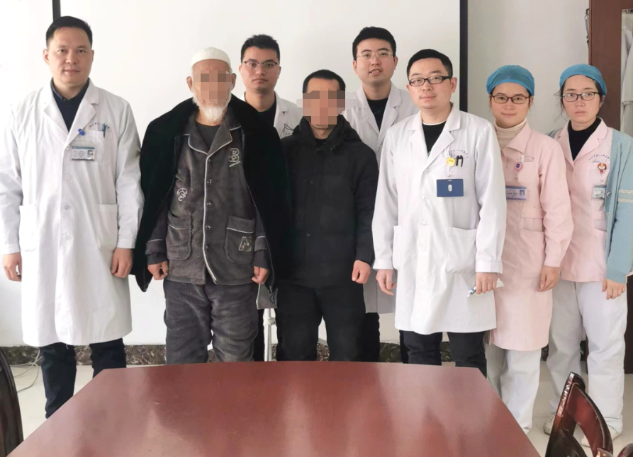 九江市第一人民医院八里湖总院胸心外科成功完成为 1 例青海回族患者食管癌手术