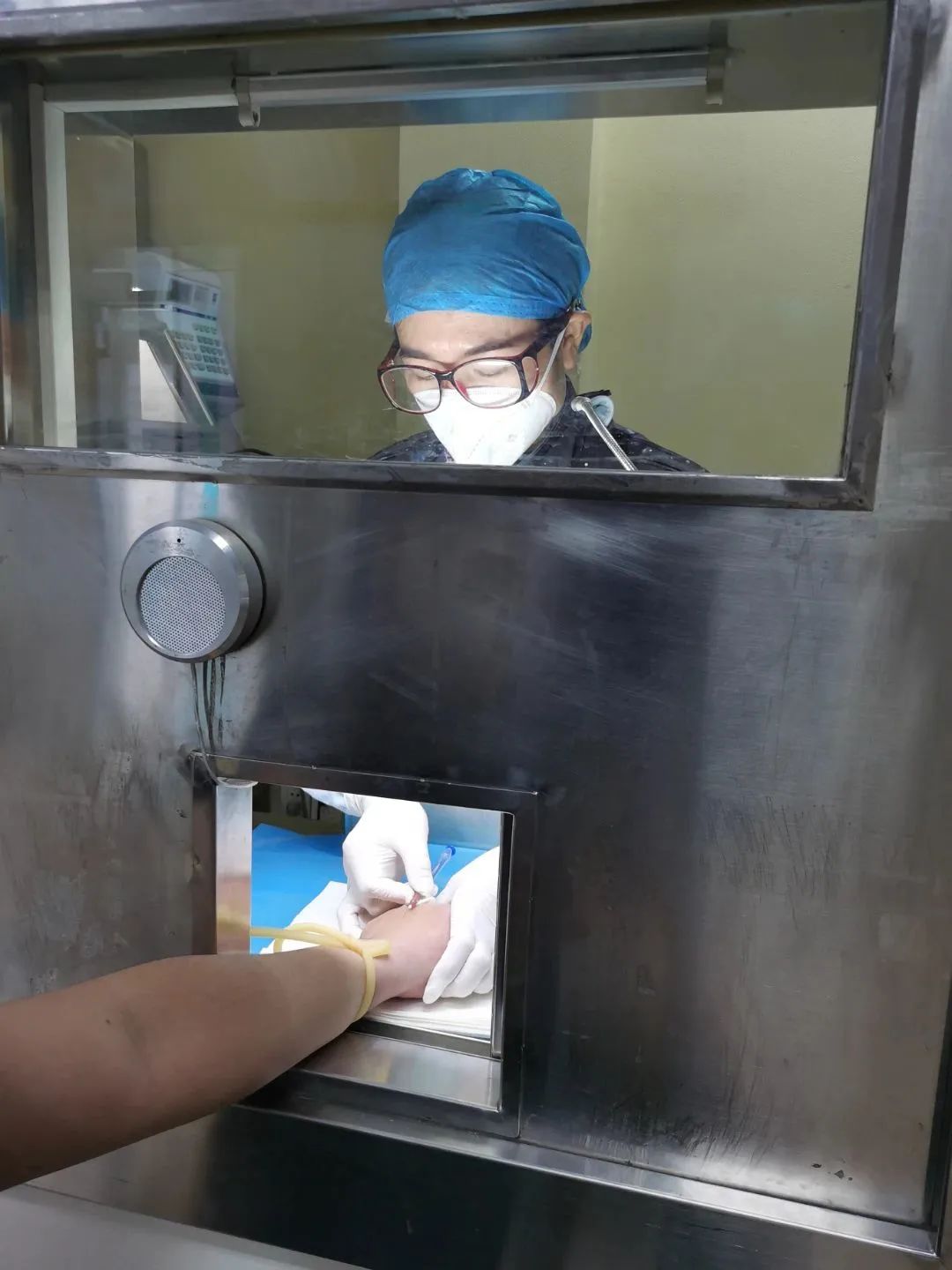 致敬疫情之下广西医科大学一附院人的坚守:你们工作的样子,最美!