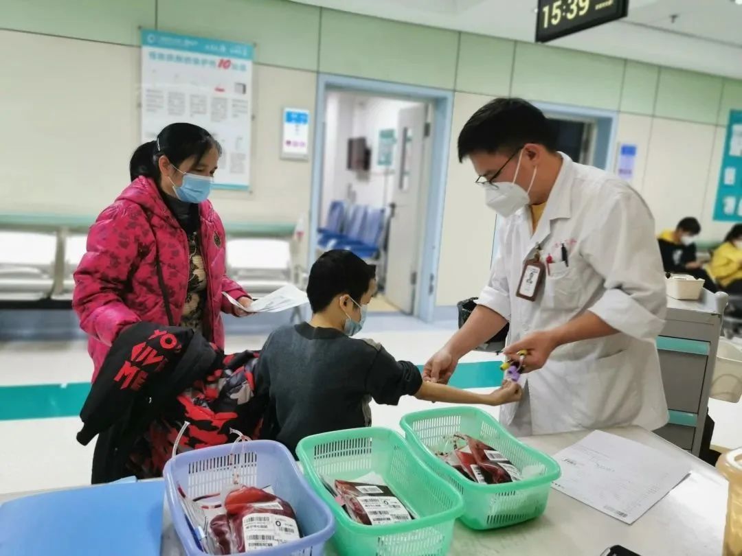 致敬疫情之下广西医科大学一附院人的坚守:你们工作的样子,最美!