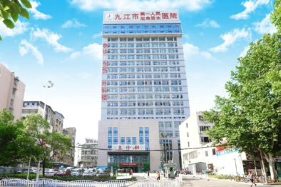 九江市第一人民医院总院血液内科吕星星 ：深夜偶遇车祸现场 白衣天使援手相助