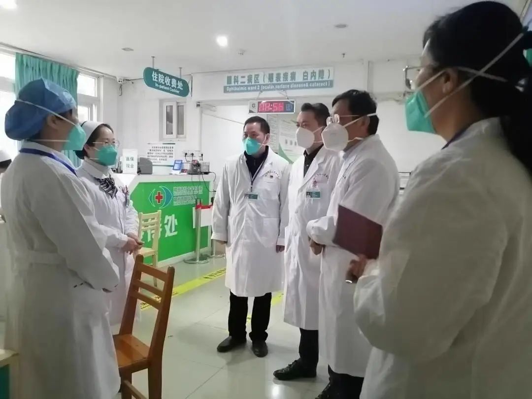 寒冬里的「暖流」——柳州市红十字会医院院领导慰问全院职工