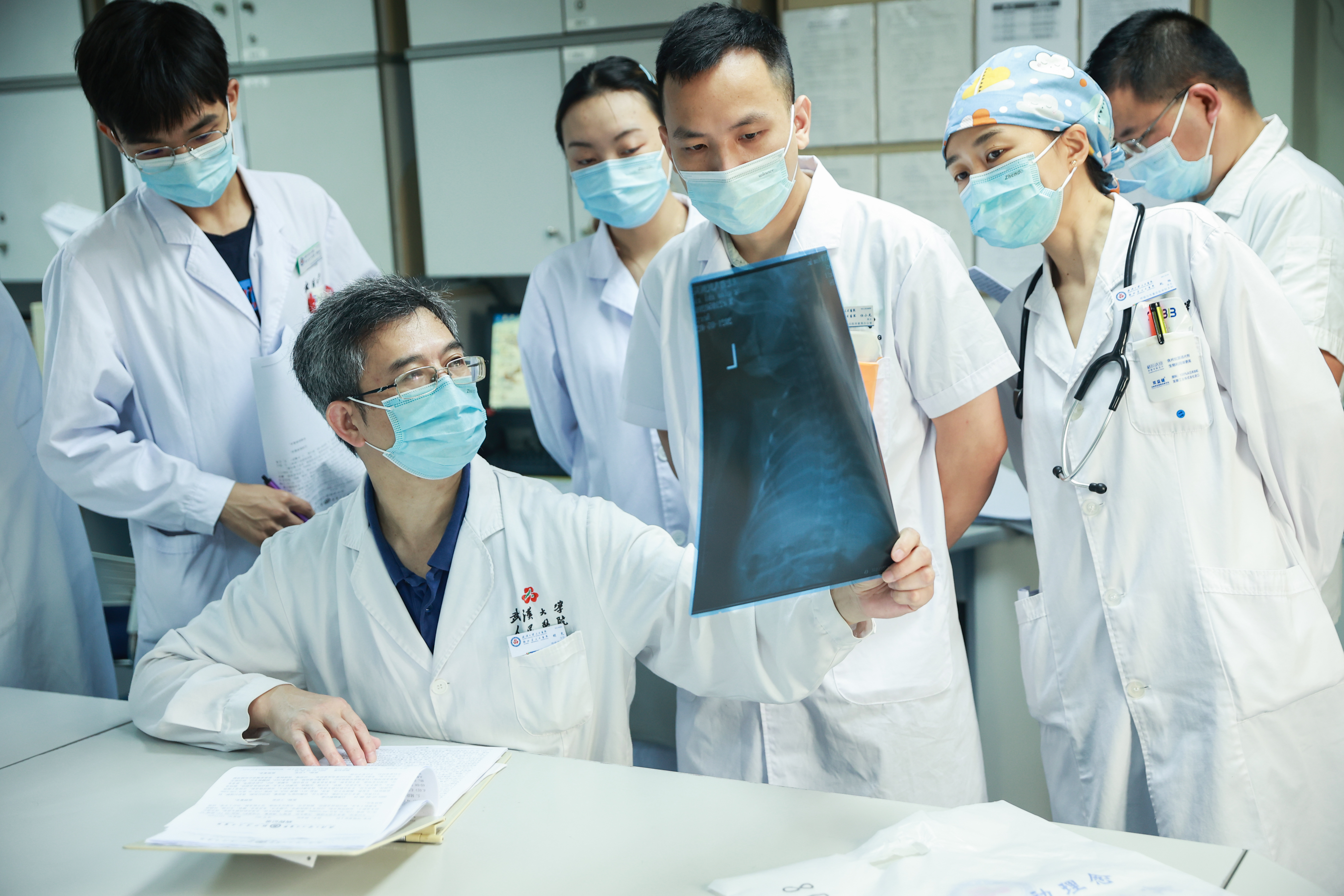 彰显「红色医院」的使命与担当  武汉大学人民医院打造「超级医院」全力保障医疗救治