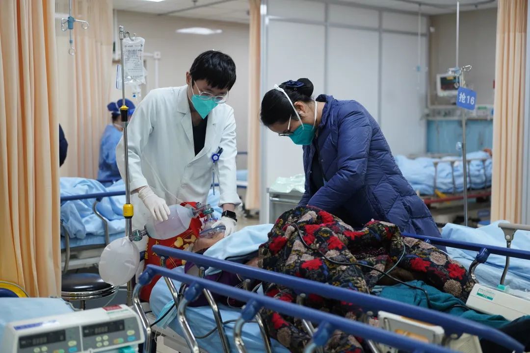 非常时期的急诊和重症监护室：守住生命的「防线」