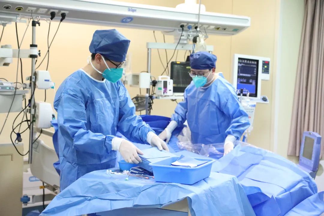非常时期的急诊和重症监护室：守住生命的「防线」