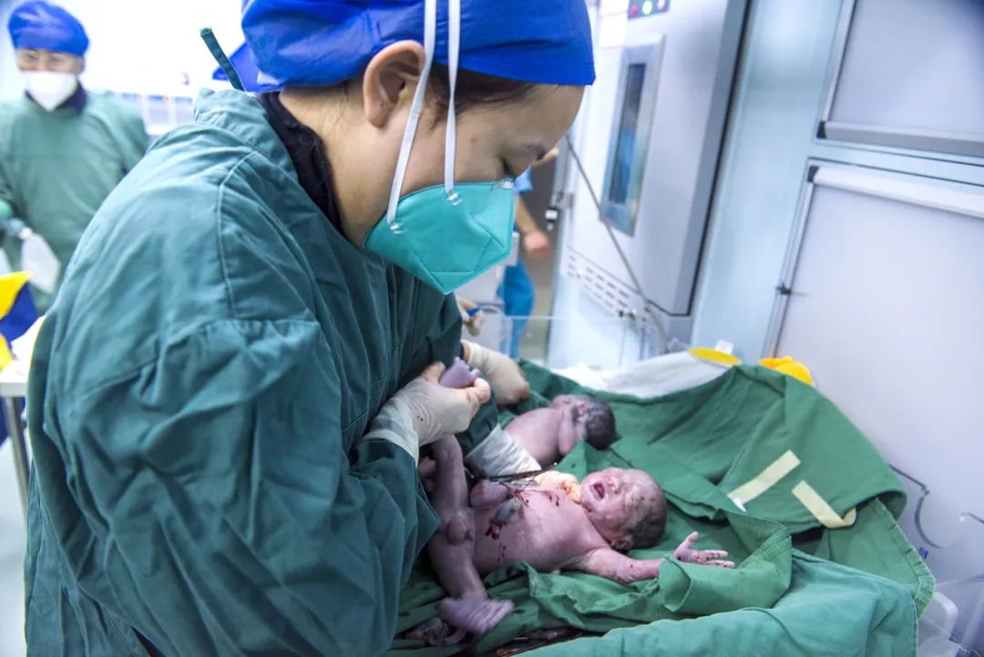 多学科合作展实力！阜阳市妇女儿童医院成功抢救早产三胞胎