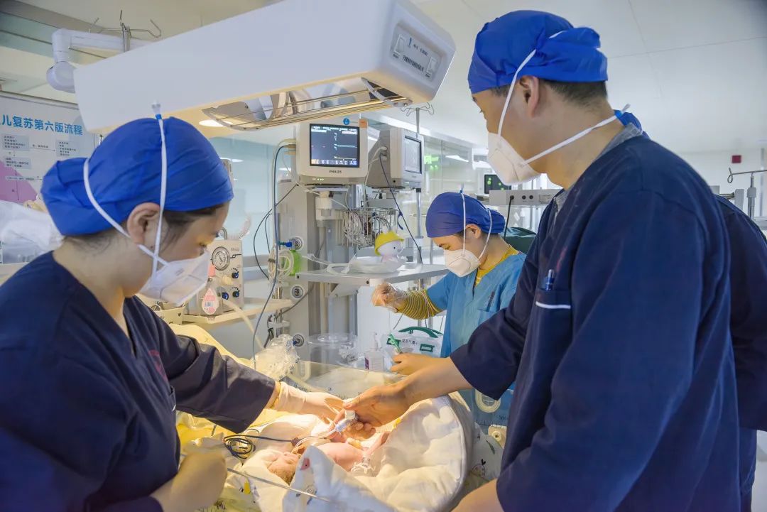 多学科合作展实力！阜阳市妇女儿童医院成功抢救早产三胞胎