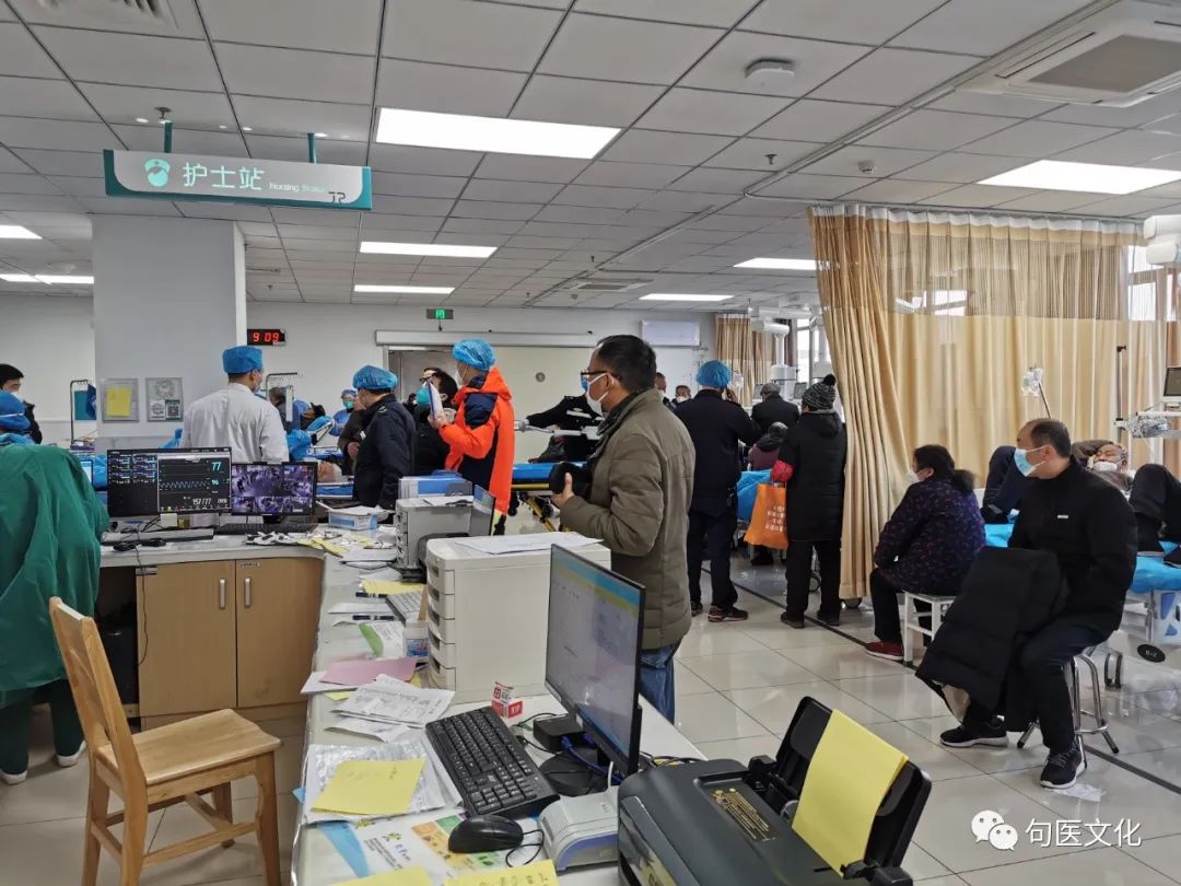 句容市人民医院上下一心全力迎战救治高峰