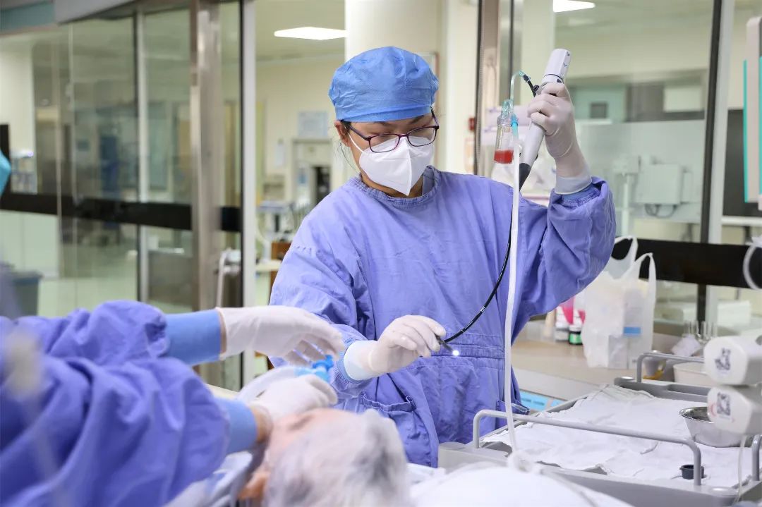 重症医学科：「这是最后一关了，虽然很难，但一定要闯过去」