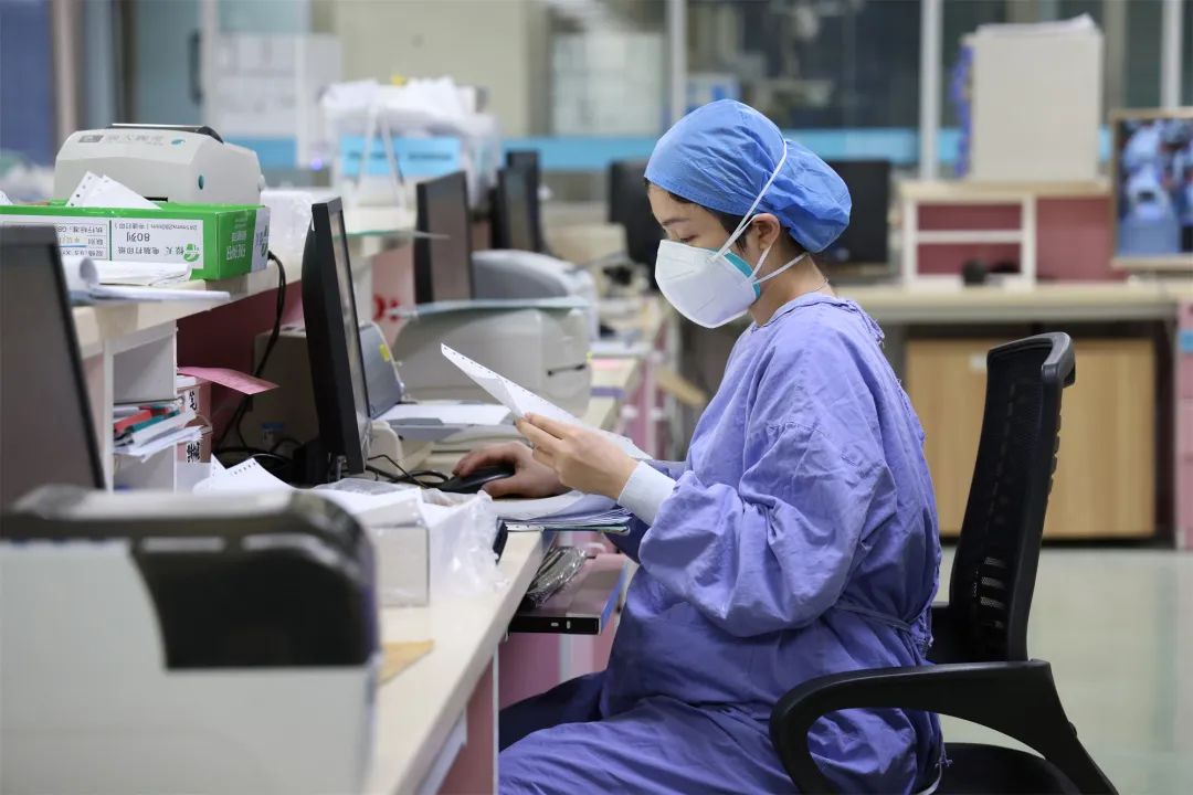 重症医学科：「这是最后一关了，虽然很难，但一定要闯过去」