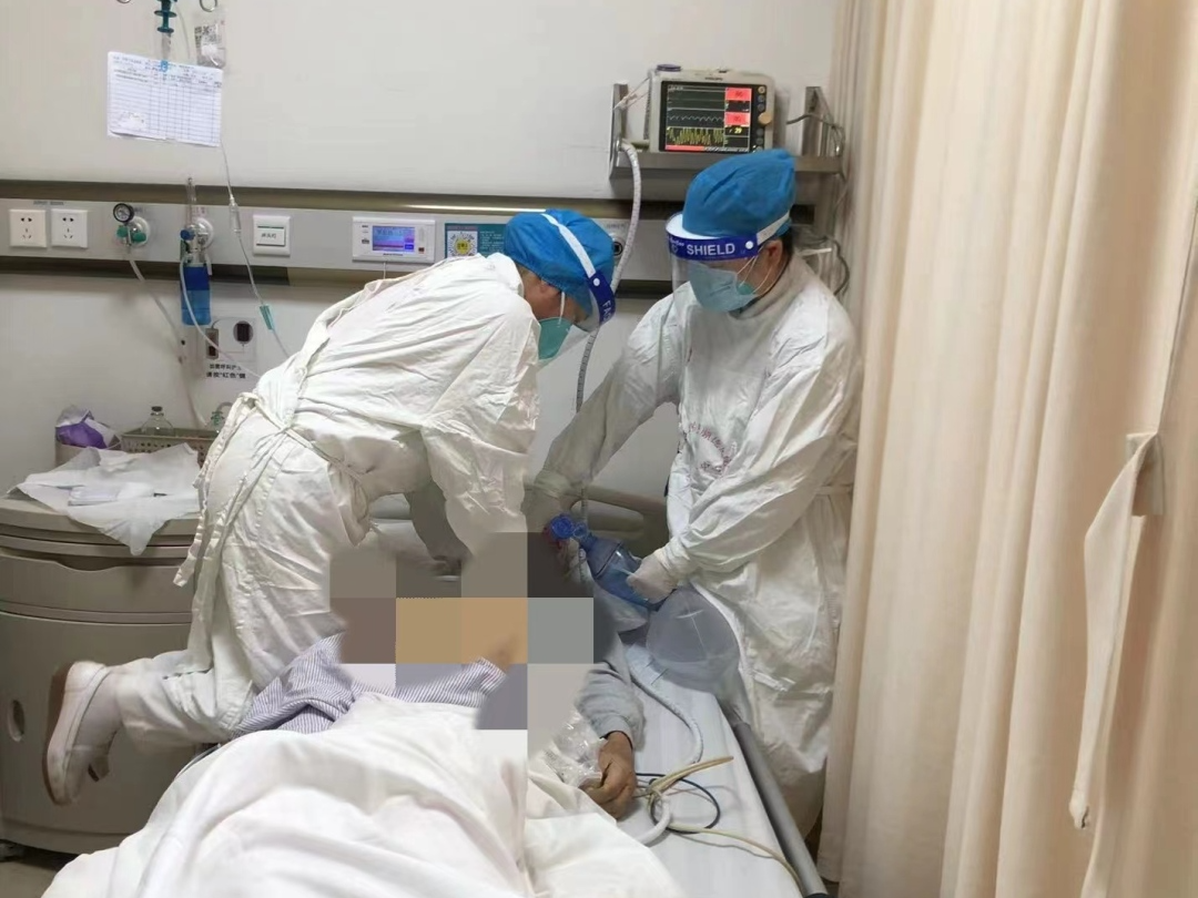 呼吸与危重症医学科:「我心疼我们的病人,也心疼我们的医护人员」