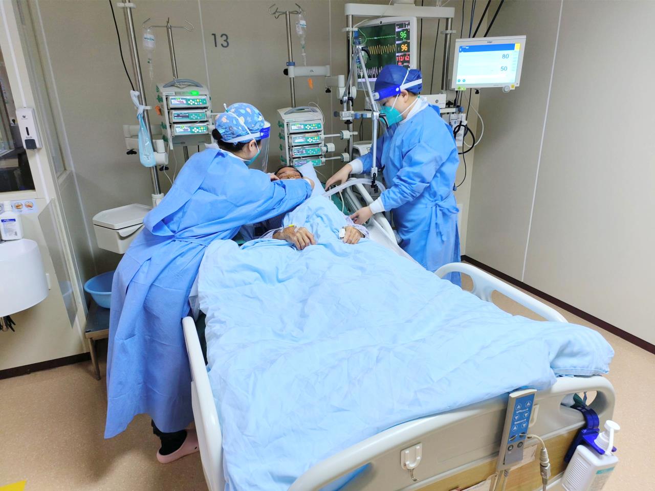 海南省肿瘤医院：共克时艰，做新冠患者坚实的「医」靠