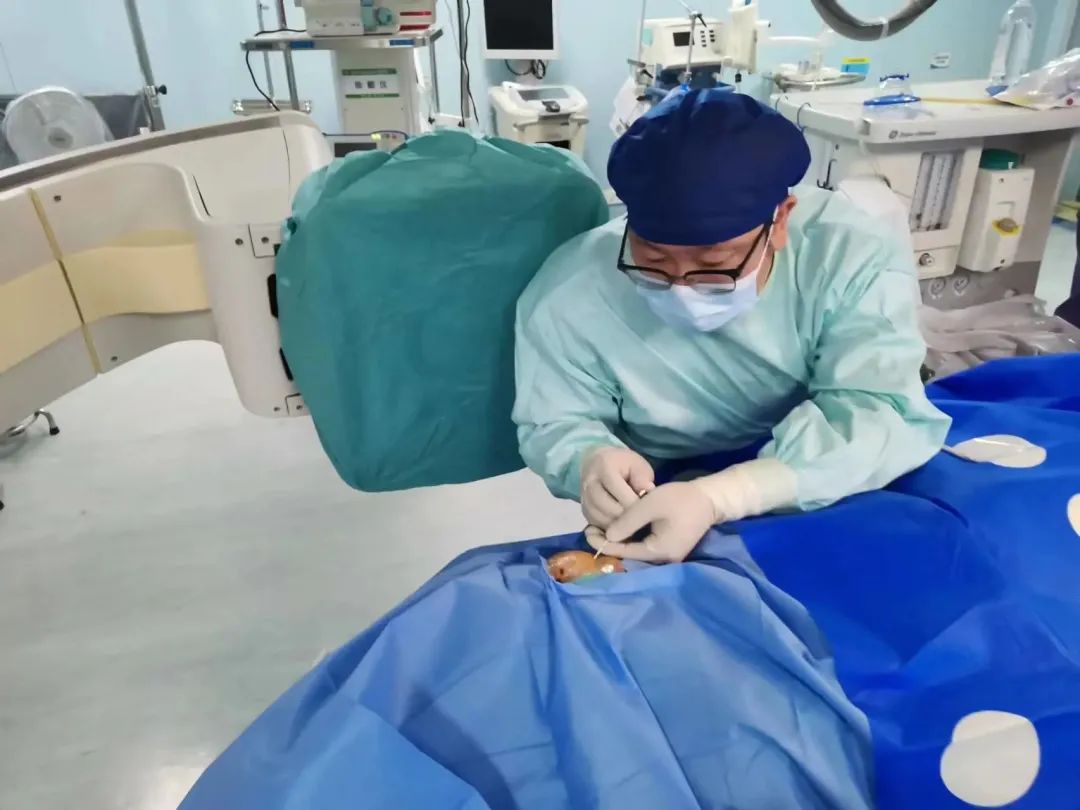 「天下第一痛」缠上 90 岁老人，医生：来一针就好了