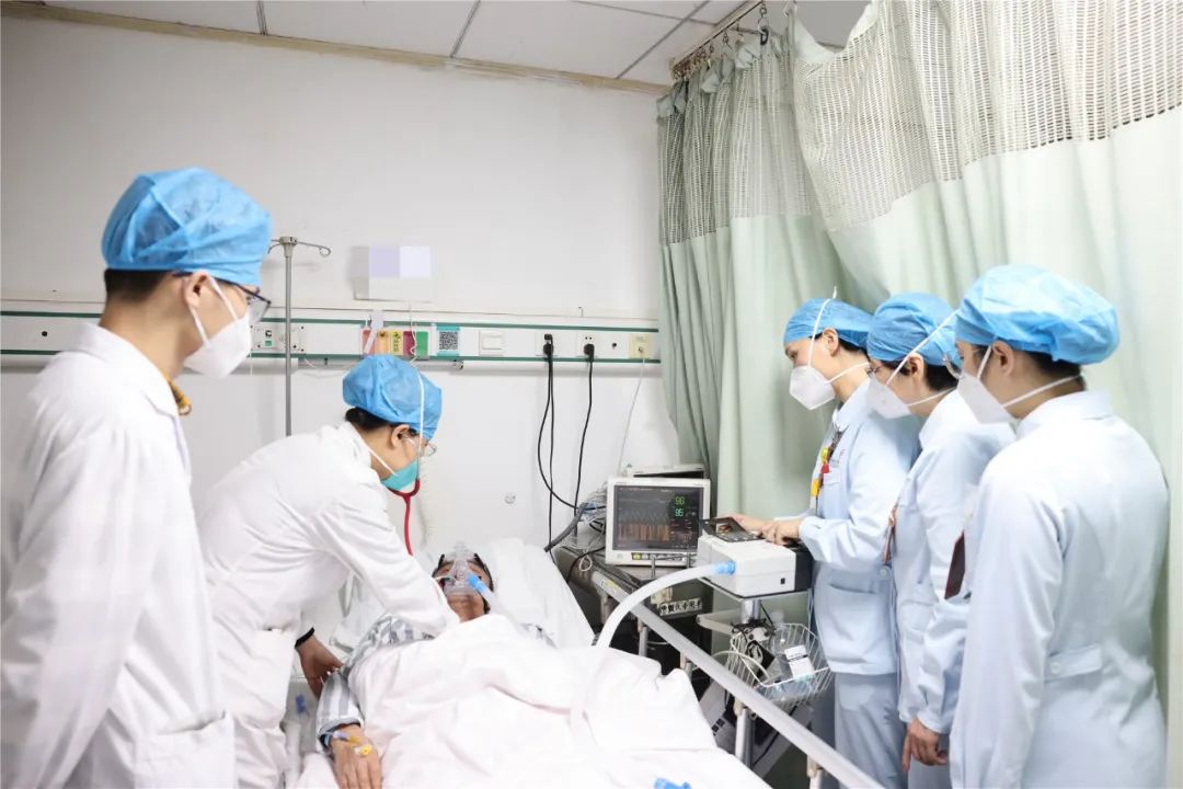 这个特殊时期，广西医科大学第一附属医院每一位「呼吸人」都在战斗