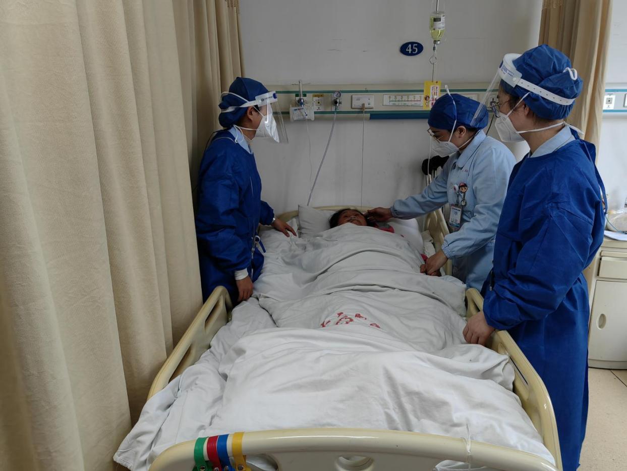 战「疫」日记：南昌大学第二附属医院身披蓝衣盔甲的花木兰