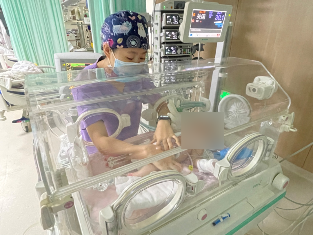 西安高新医院为出生仅 24 天患儿成功实施开胸手术！