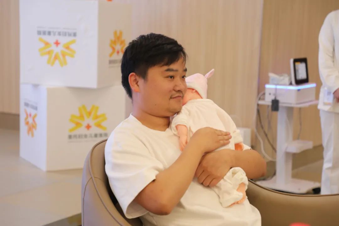 胡歌官宣当爸爸，这一次为爸爸们鼓掌～