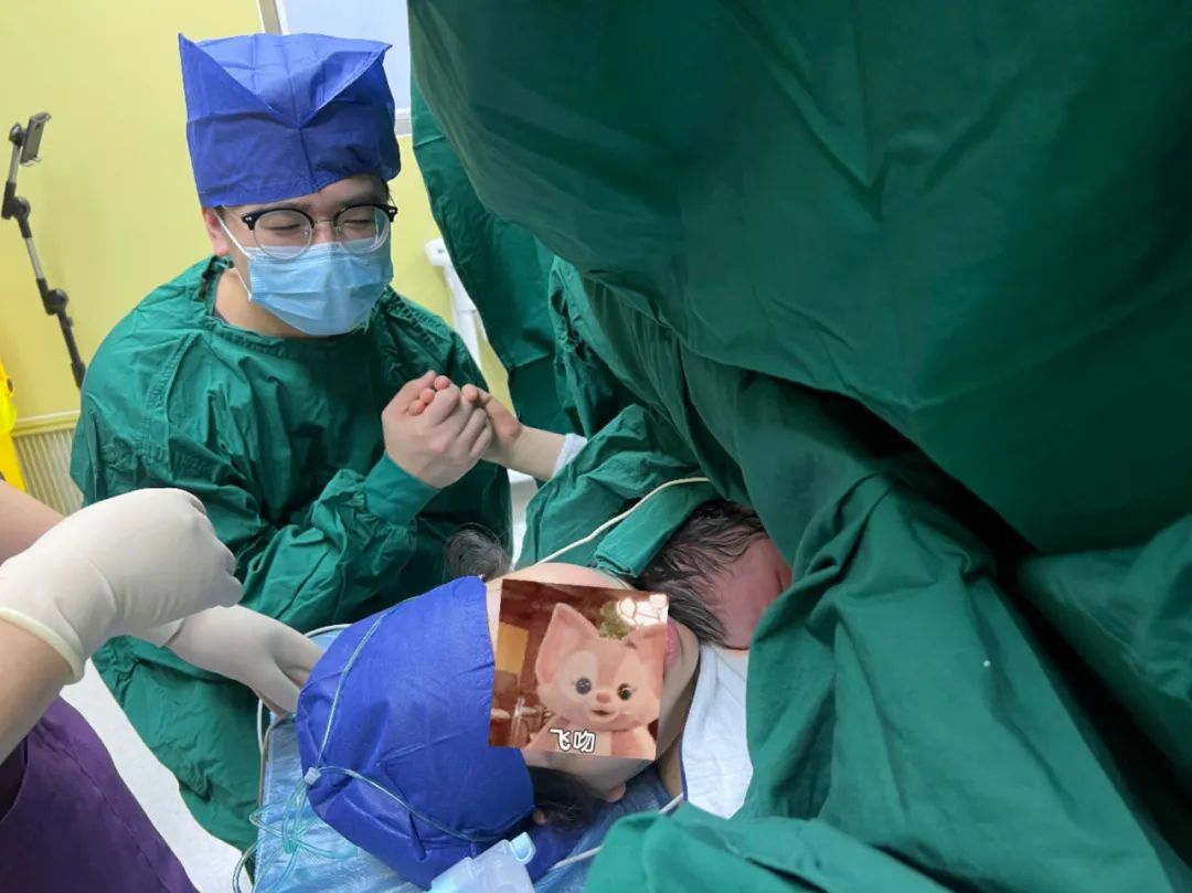 胡歌官宣当爸爸，这一次为爸爸们鼓掌～