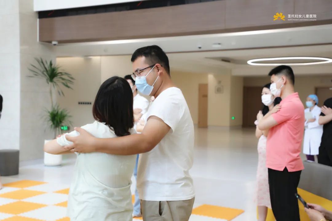 胡歌官宣当爸爸，这一次为爸爸们鼓掌～