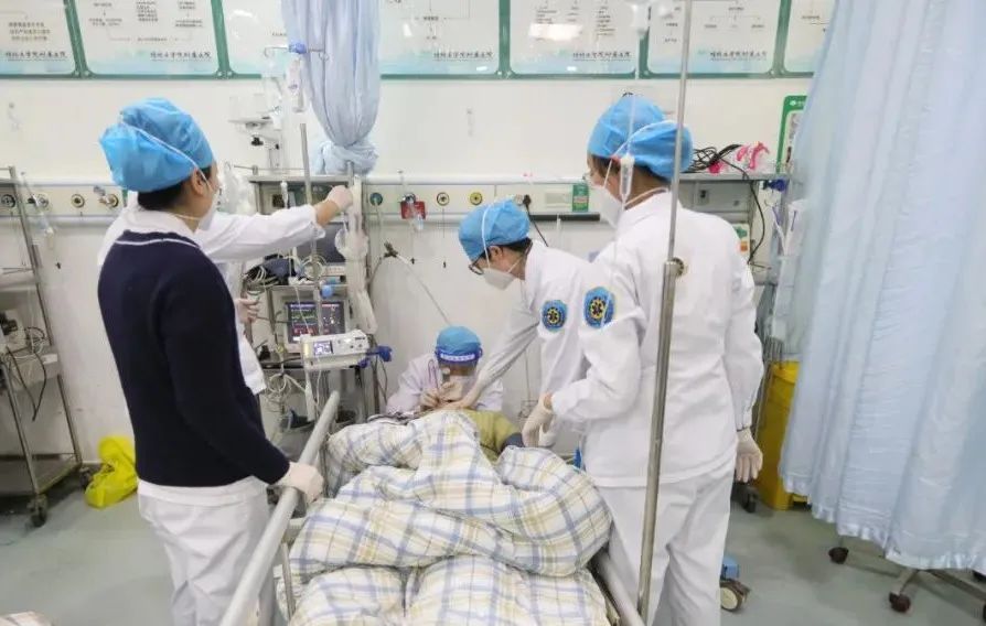 桂林医学院附属医院急诊科「黄沙百战穿金甲,不破楼兰终不还」