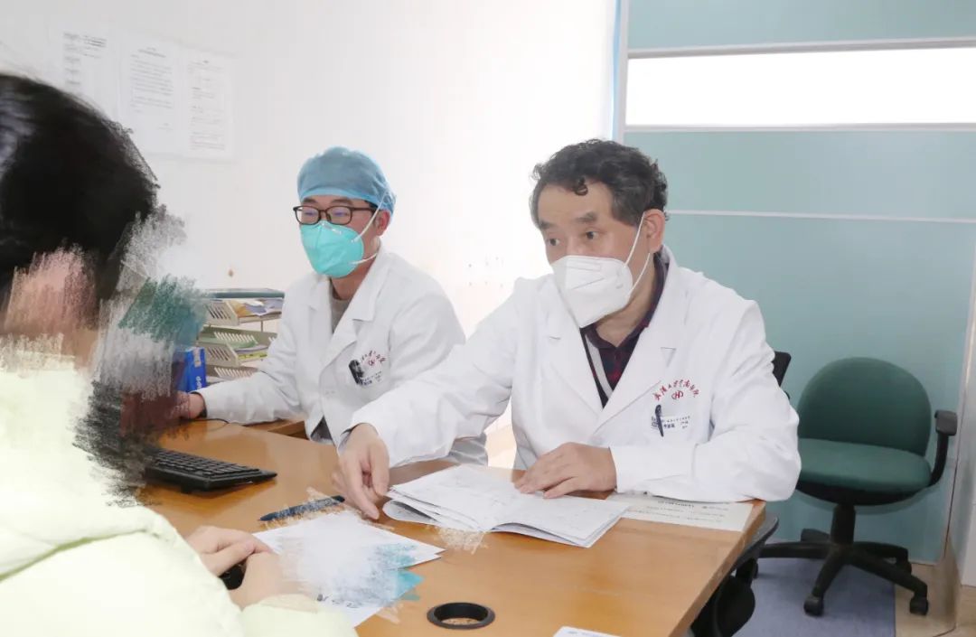 同心同行 | 武汉大学中南医院感染科、儿科、产科里的 2022 抗疫故事