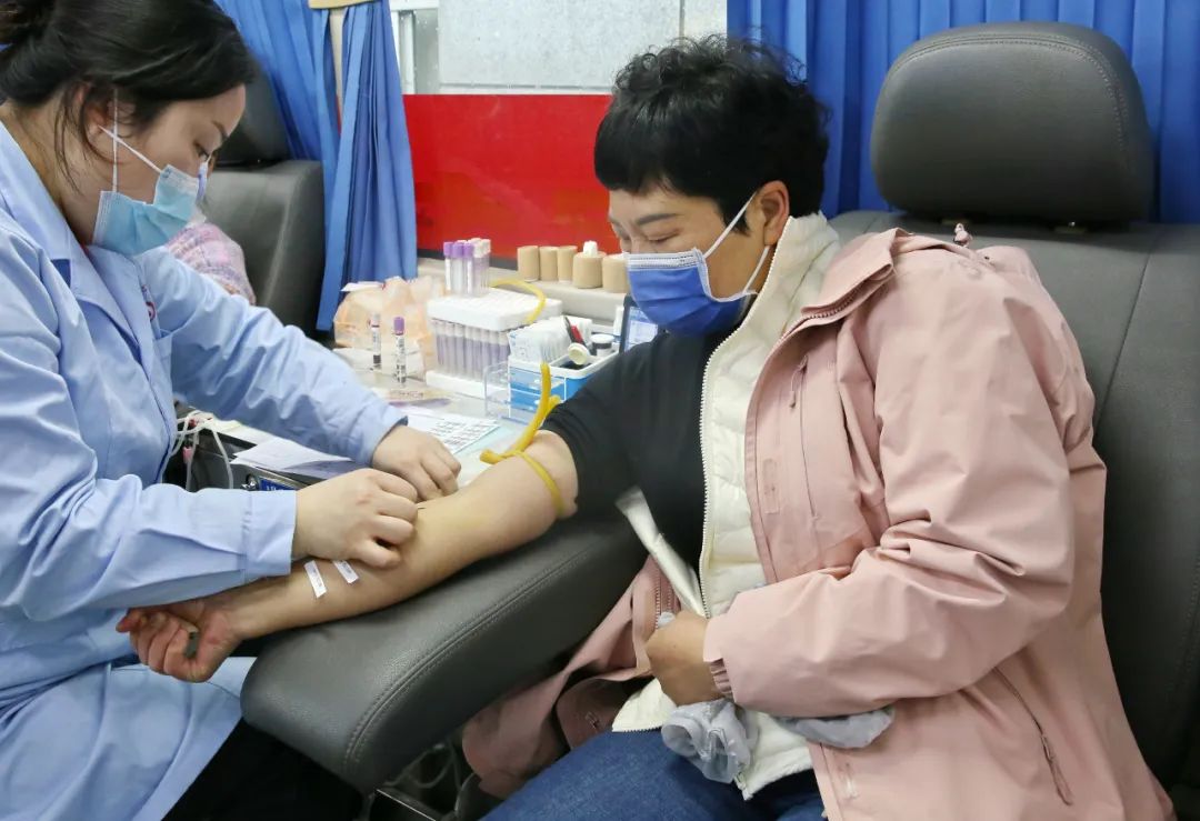 「医」心献热血丨常德市第四人民医院开展 2023 年度无偿献血活动