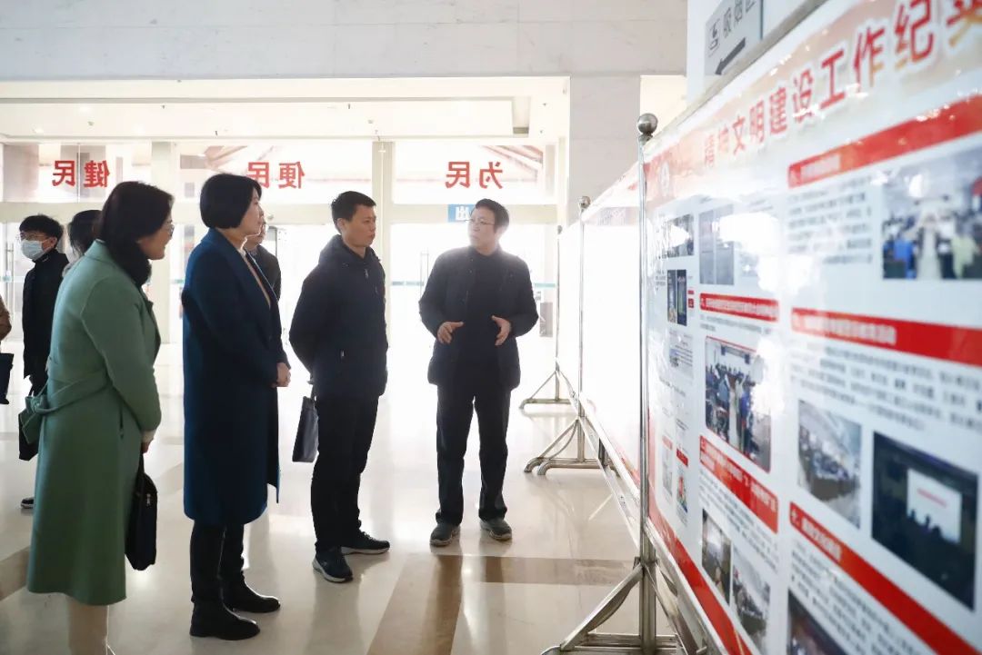 省委宣传部到九江市第一人民医院评定检查文明单位建设工作