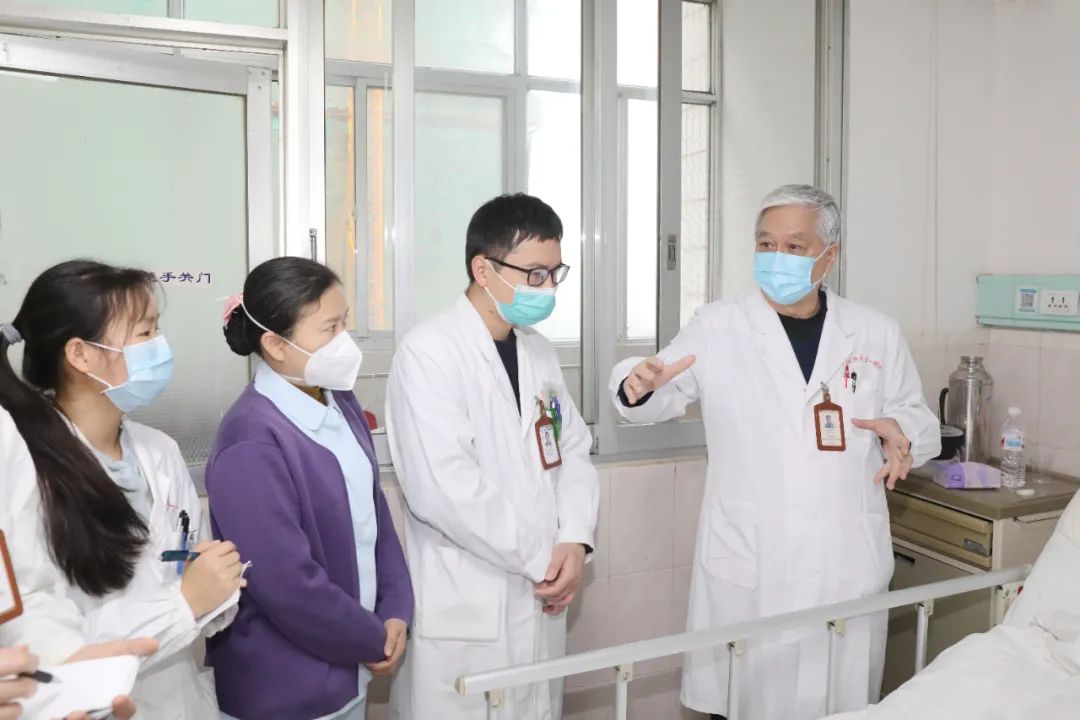 返聘专家风采丨广西医科大学第一附属医院 80 岁医者彭民浩：这辈子，为病人而活