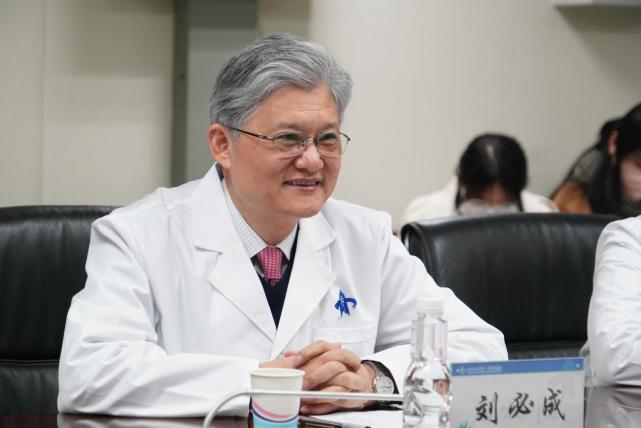 西安交通大学第一附院举行重症肾脏病·血液净化科名誉主任聘任仪式