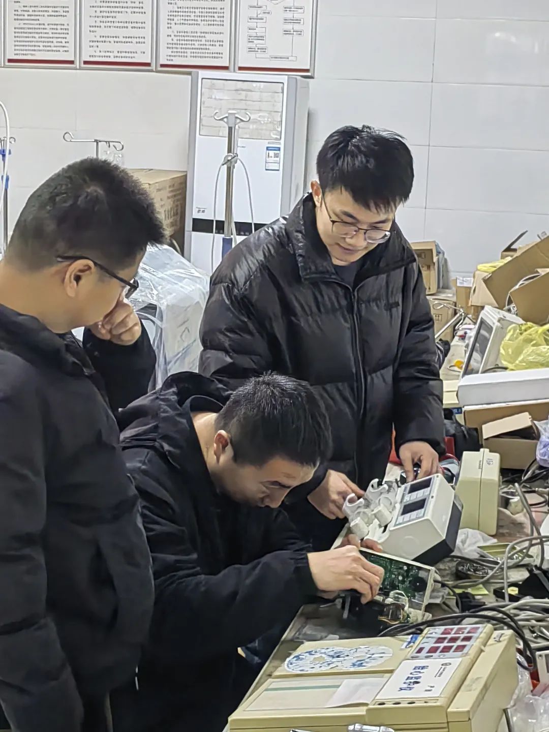 【身先士卒有担当 平凡岗位现精神】——延安大学附属医院设备维修组组长白延雄