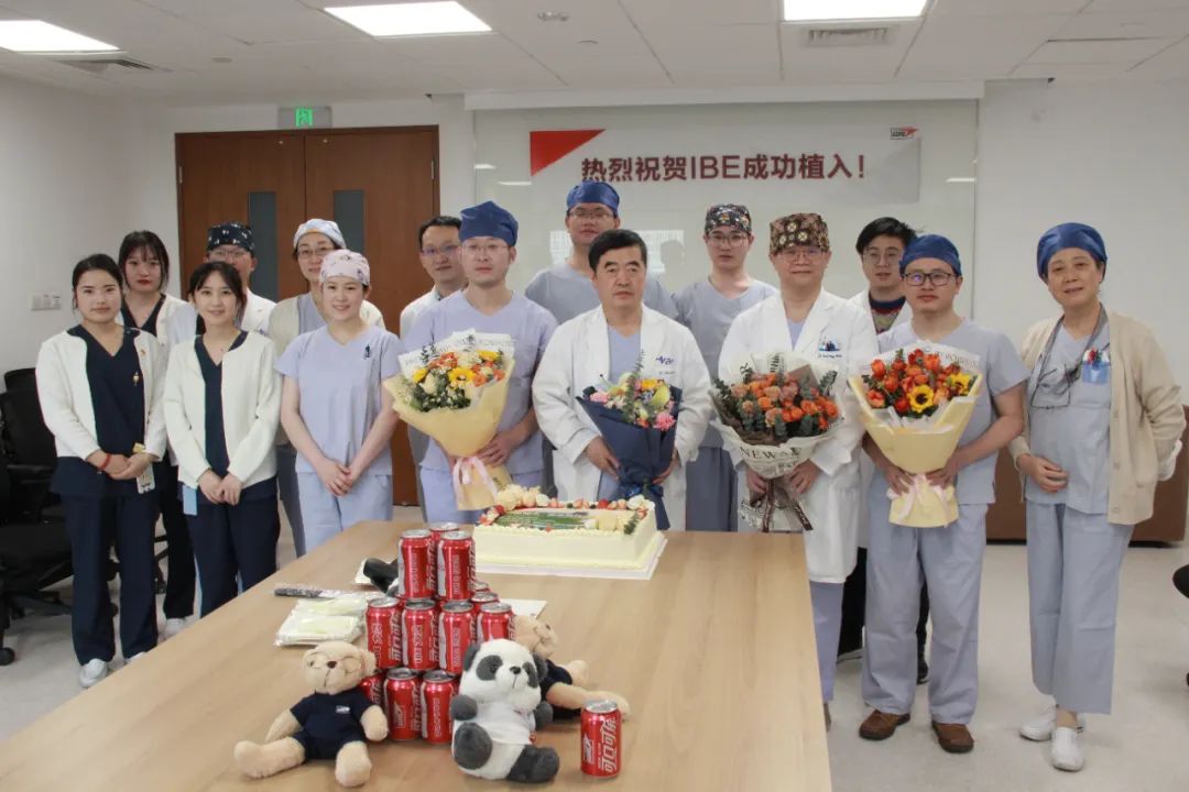 德达首例 | 黄连军教授介入团队成功植入腹主动脉新型 IBE 支架