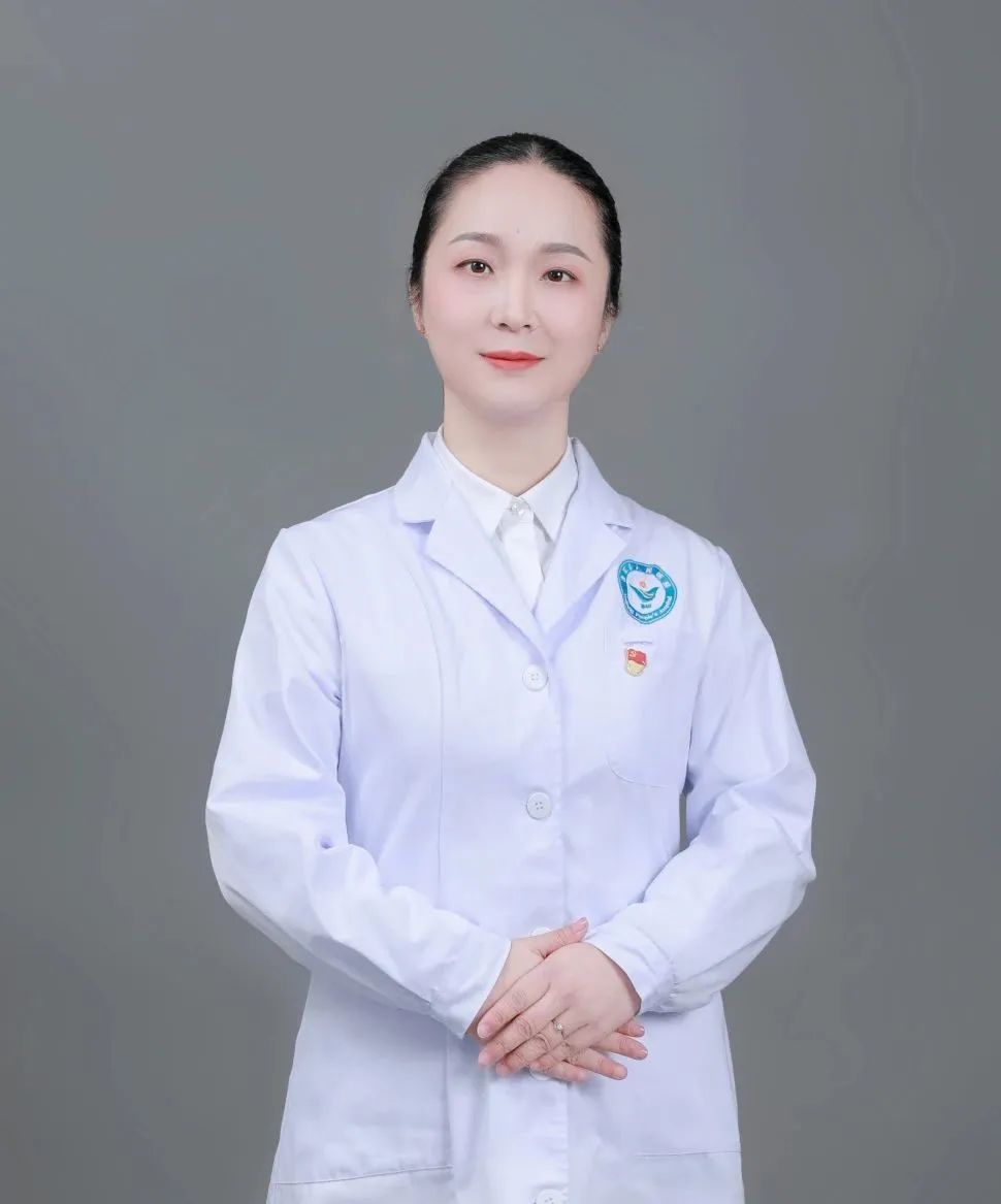 合江县人民医院药剂科主任梁丽娟：临床安全用药的「护航人」