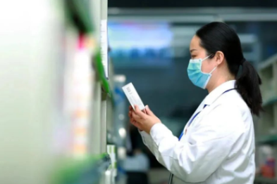 合江县人民医院药剂科主任梁丽娟：临床安全用药的「护航人」