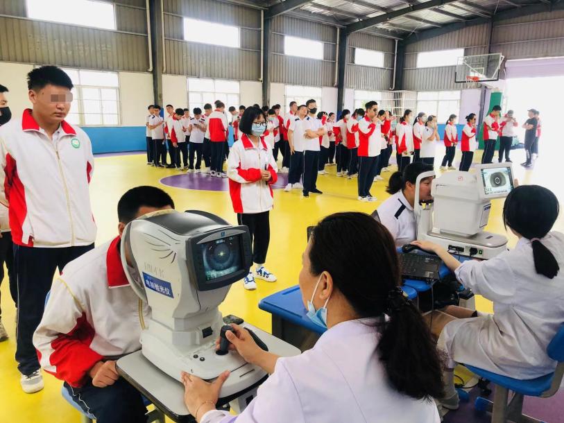 荣誉簿再添新篇章！华厦眼科荣膺「2022 年度公益企业」