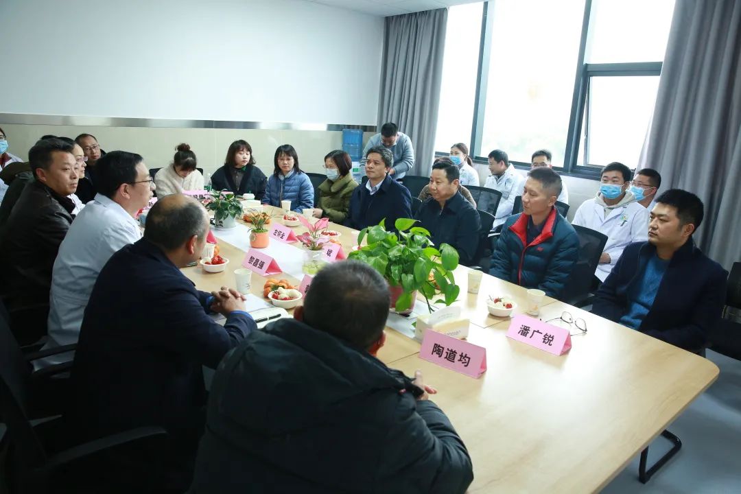 乳腺癌规范化诊疗基层巡讲在合江县人民医院开讲啦！