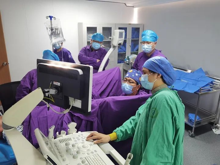 台州市肿瘤医院成功开展首例超声引导下前列腺增生激光消融术