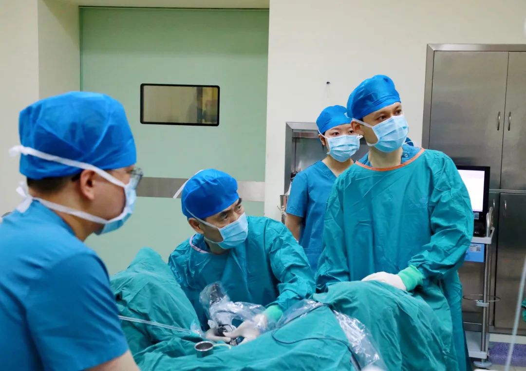 横店文荣医院打破高龄「禁区」，成功给百岁老人完成外科手术