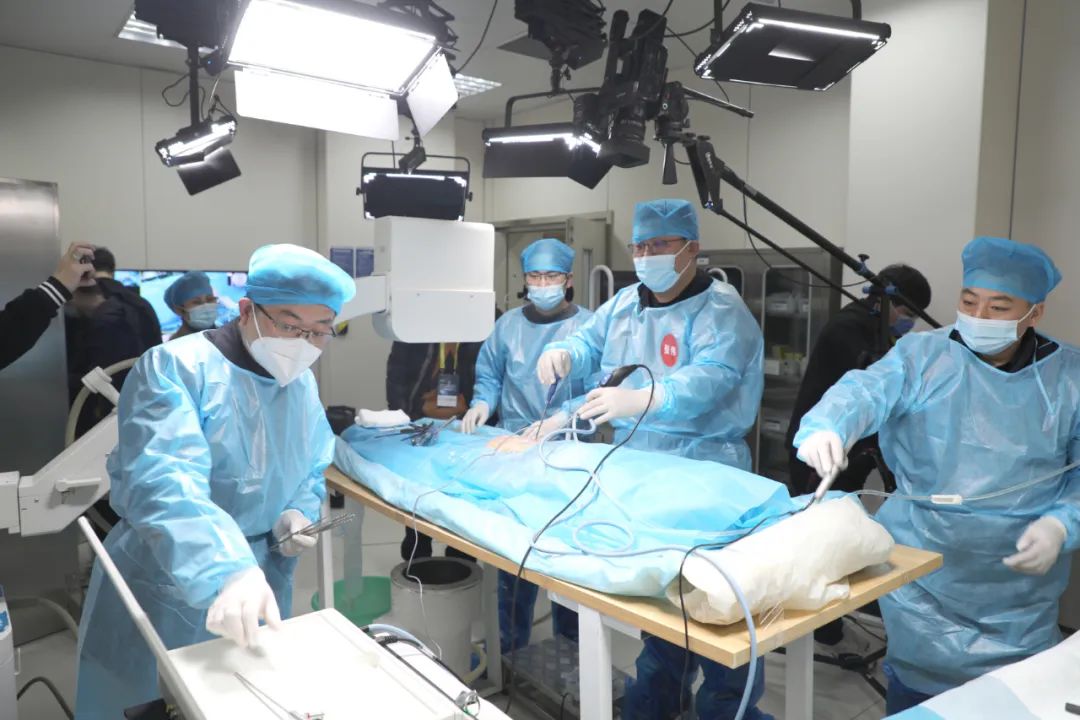 腰椎 UBE 技术基础实操班在郑州仁济医院顺利召开！